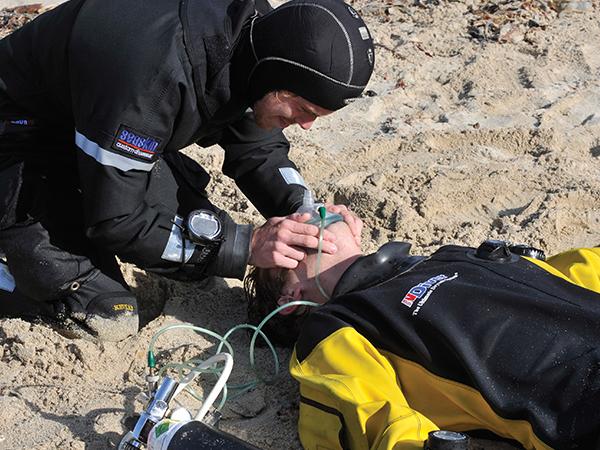 Thumbnail photo for Essential first aid for divers