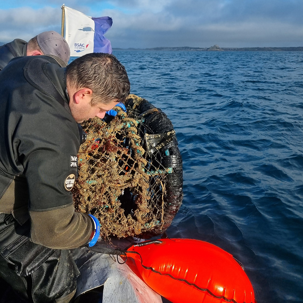 Fathoms Free recovering net