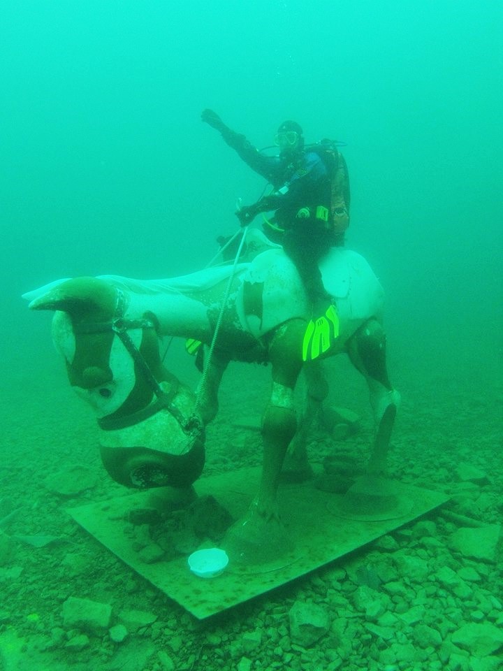 Diver on a horse sculpture