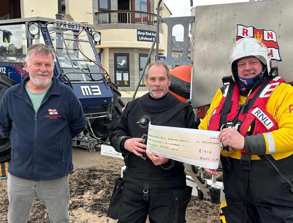 RNLI receives cheque