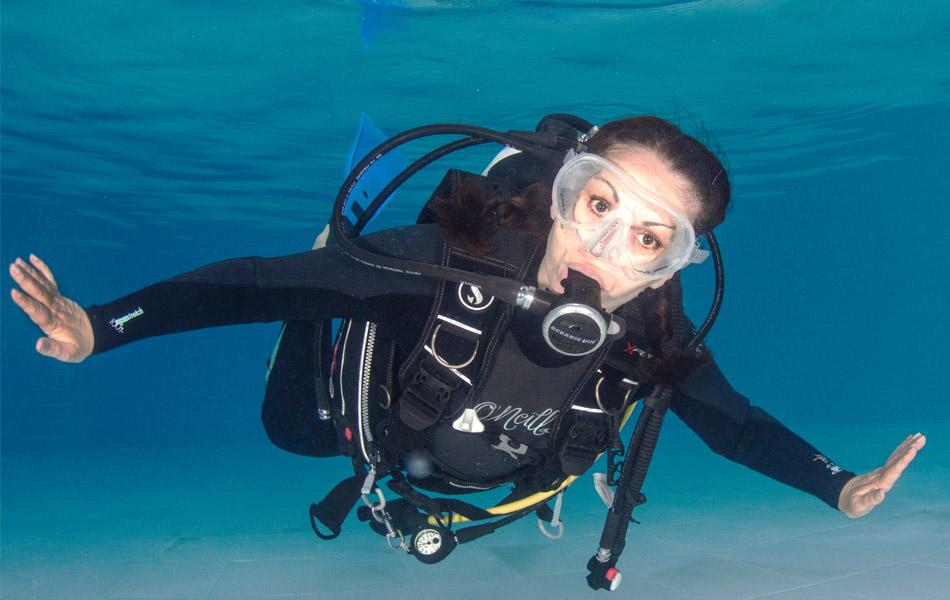 Learn to scuba dive - pool - Elaine White